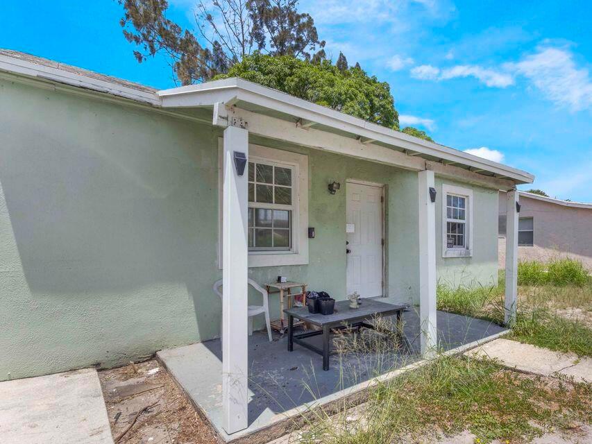 570 W 3rd Street