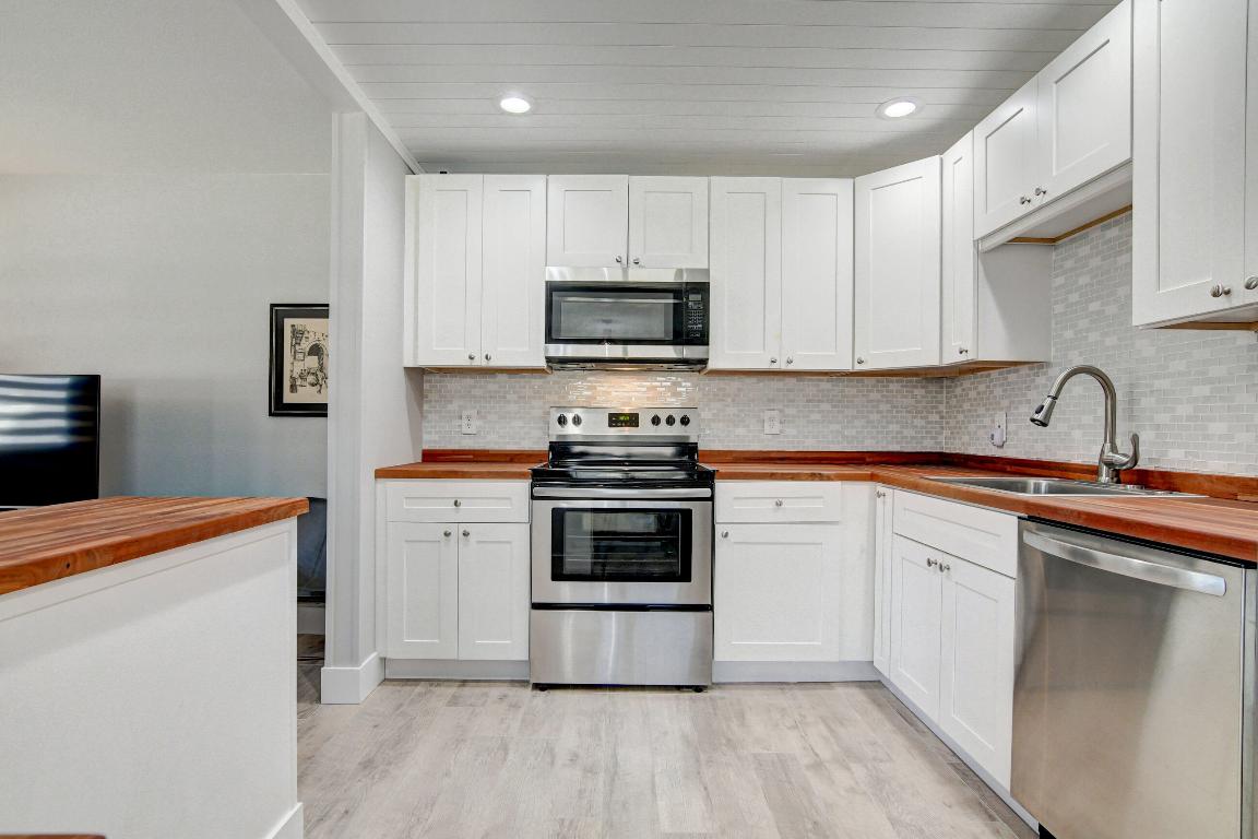 KINGS POINT - Residential