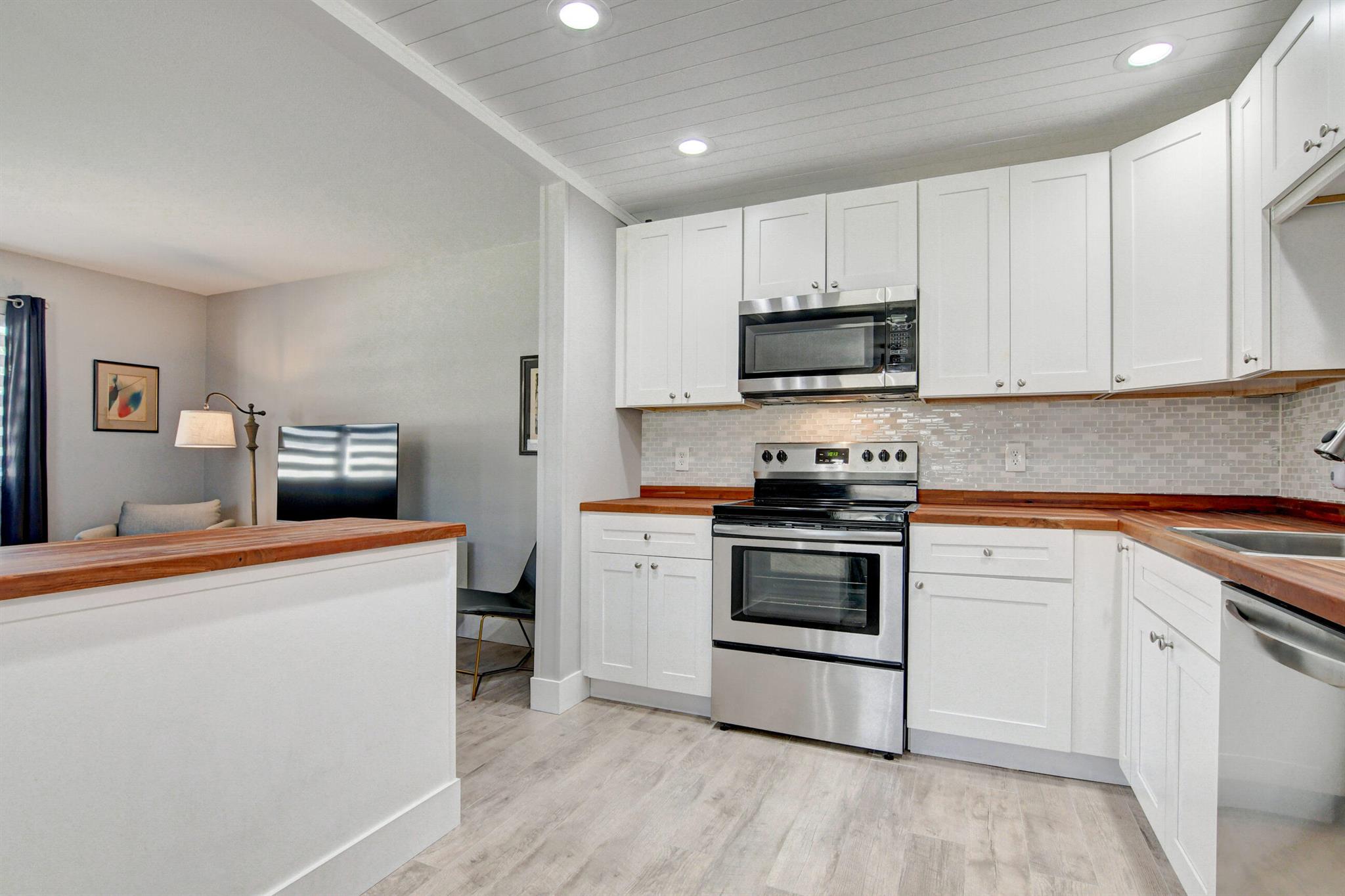 KINGS POINT - Residential