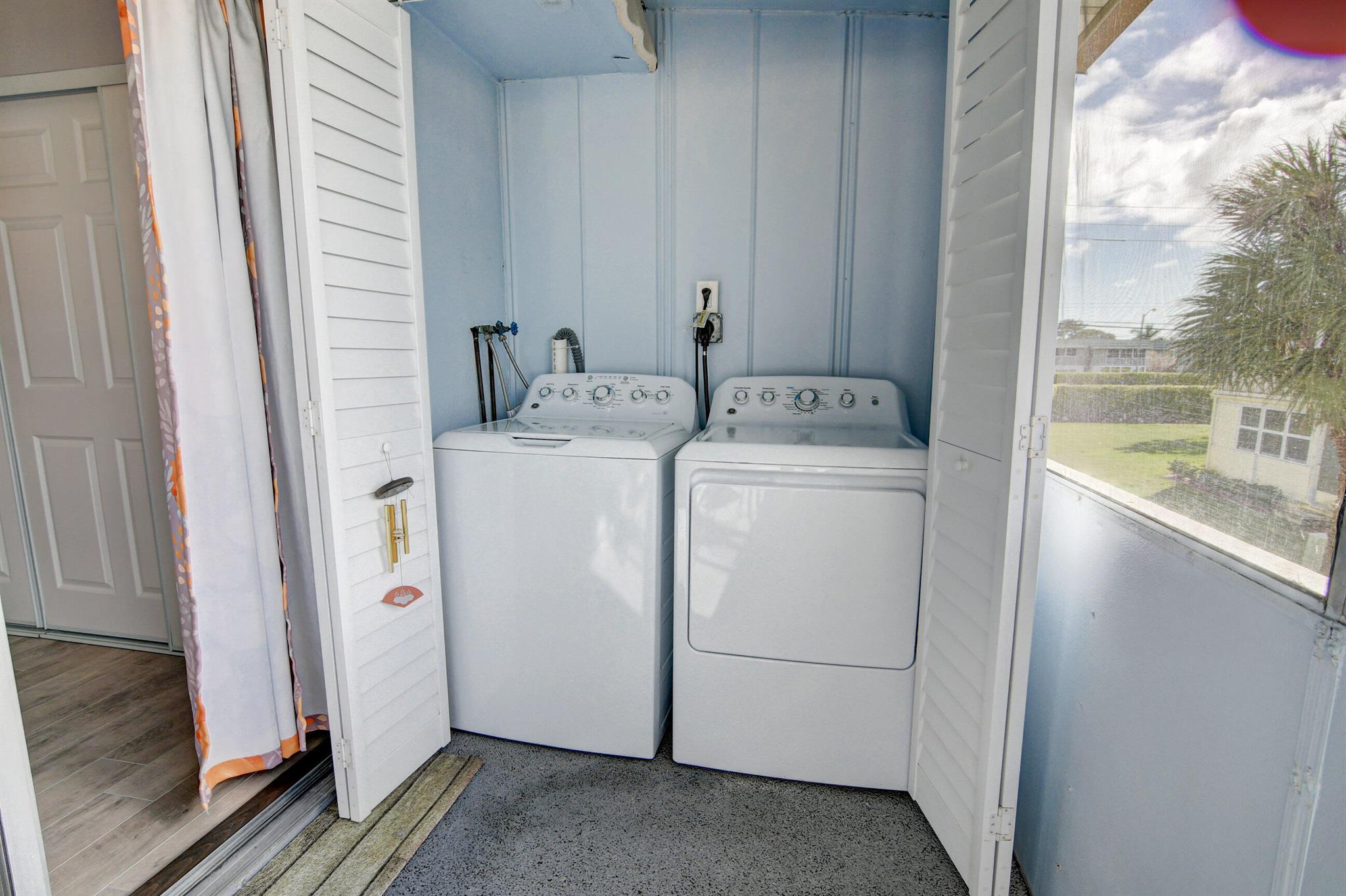 KINGS POINT - Residential