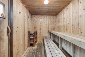 CYPRESS BEND CONDOMINIUM - Residential Lease