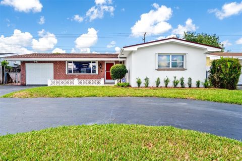 Single Family Residence in Pembroke Pines FL 8421 10th St St.jpg