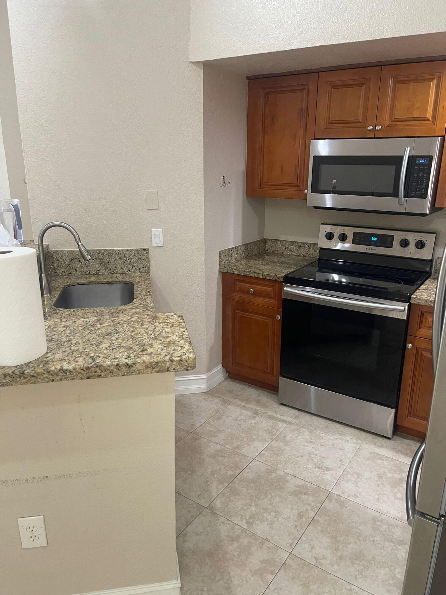 PONTE VERDE AT PALM BEACH LAKES CONDO - Residential Lease