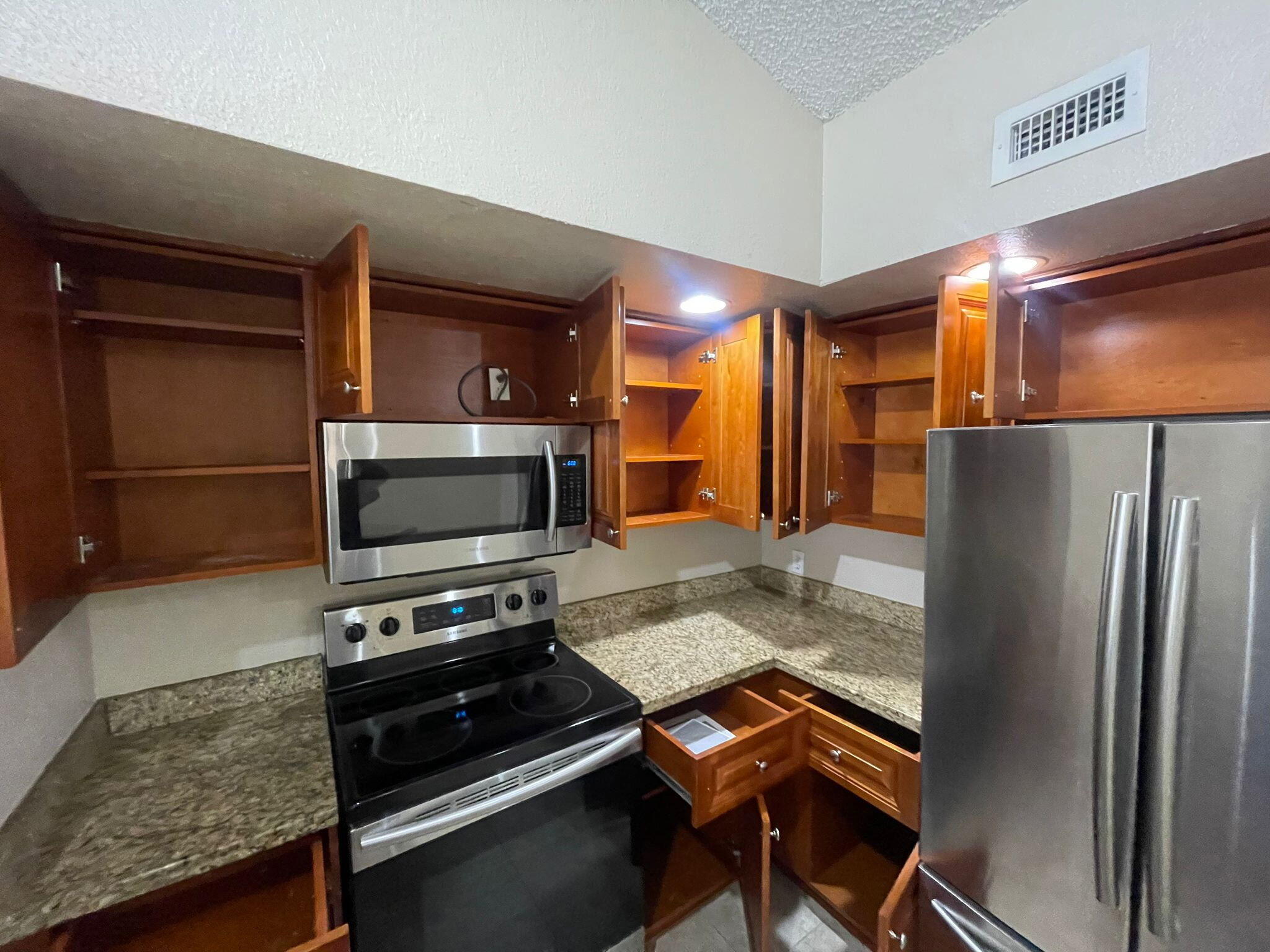 PONTE VERDE AT PALM BEACH LAKES CONDO - Residential Lease
