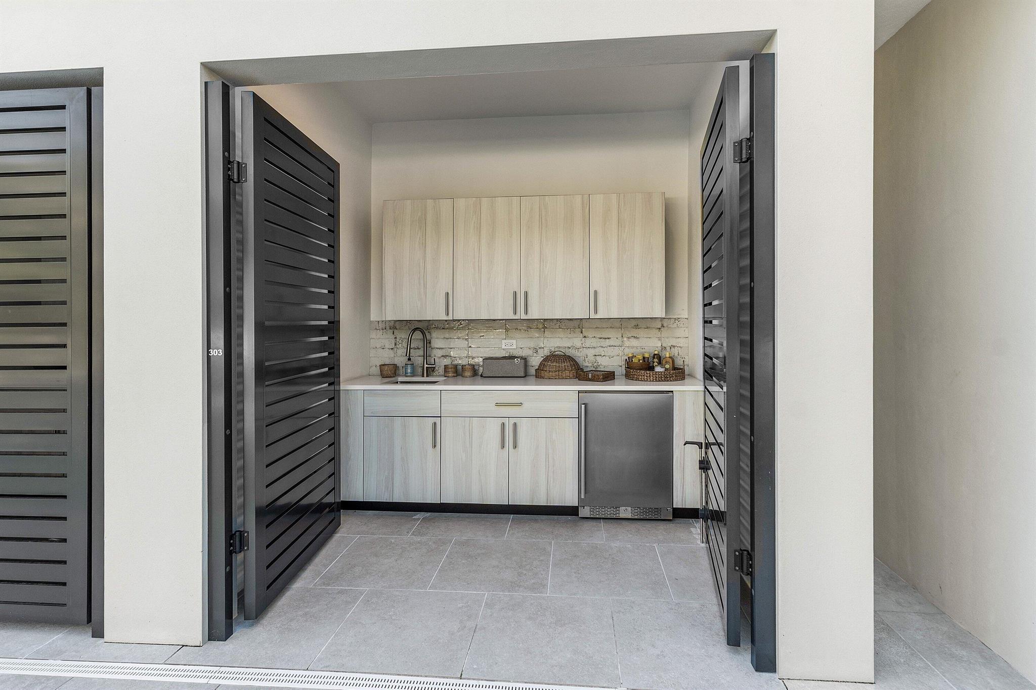 1177 MODERNE CONDO - Residential