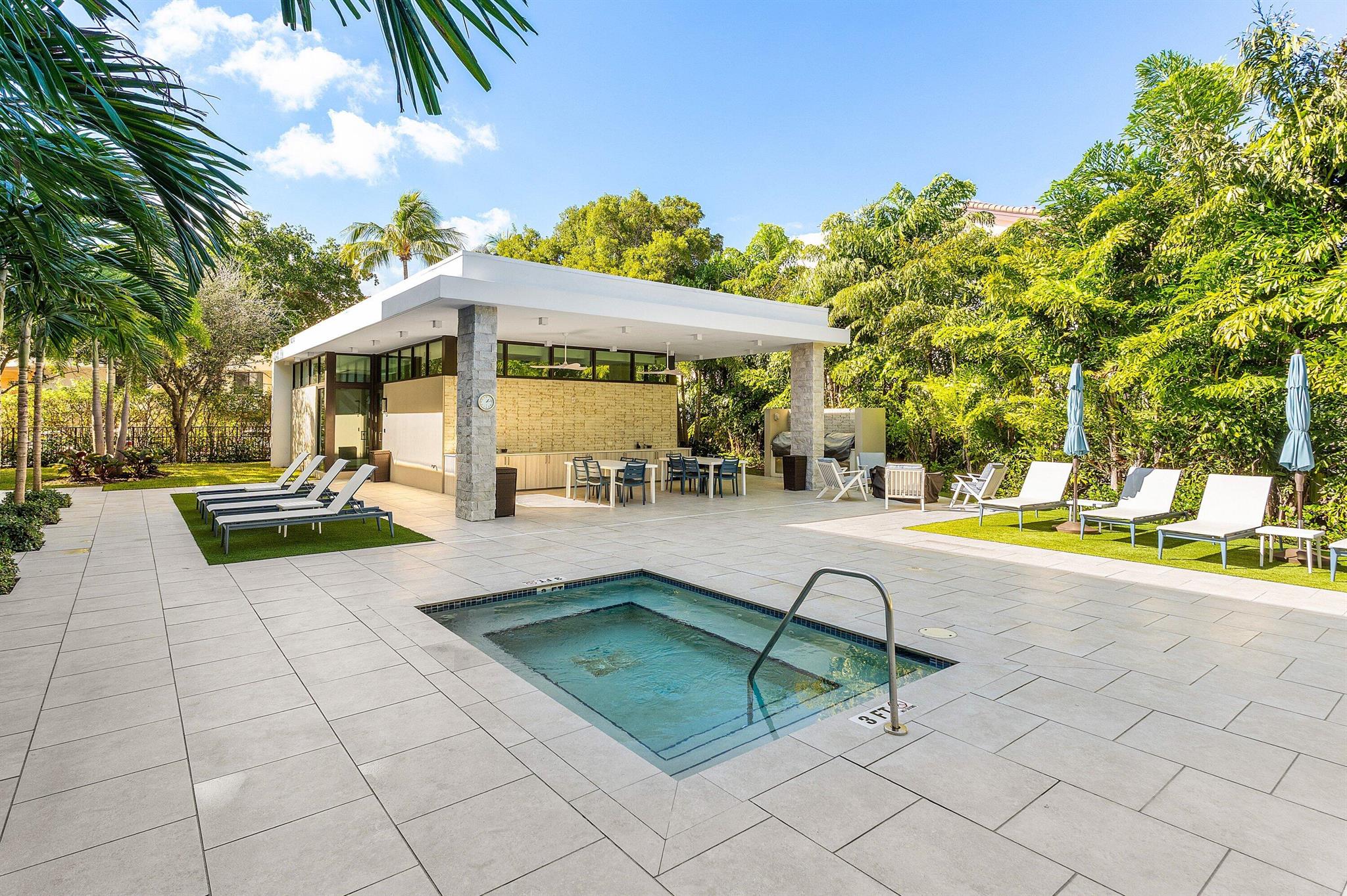 1177 MODERNE CONDO - Residential