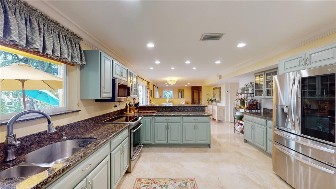 LAUDERDALE SHORES - Residential