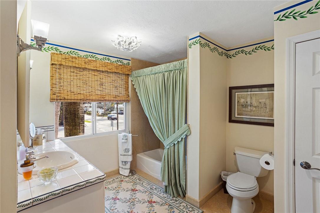 LAUDERDALE SHORES - Residential