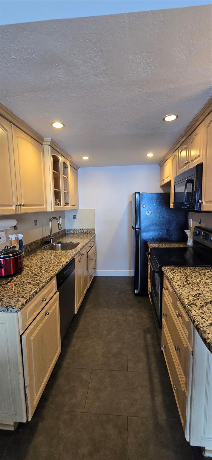 200 S Birch Rd 121