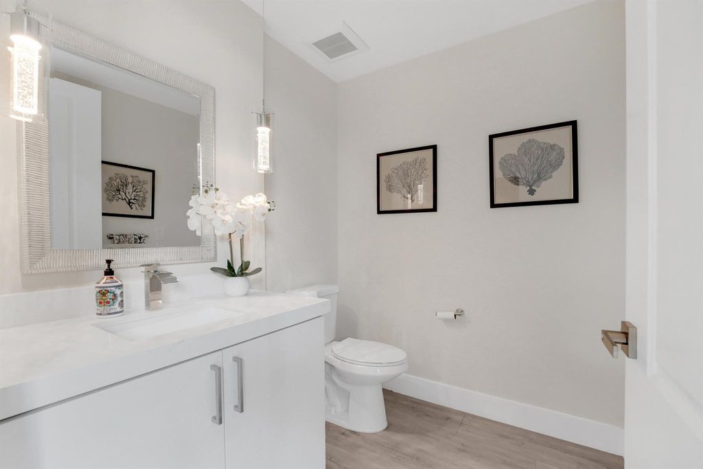 Photo of 1238 NE 17th Avenue #2, Fort Lauderdale, FL 33304 (MLS # R11097499)