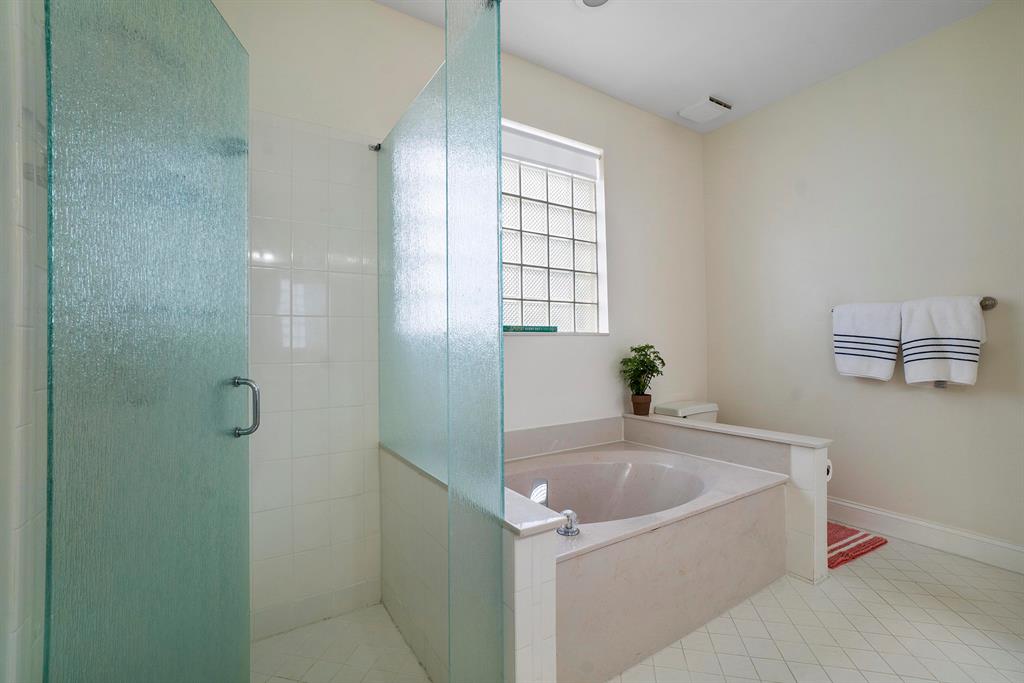 MAYFAIR AT PARKLAND - Residential