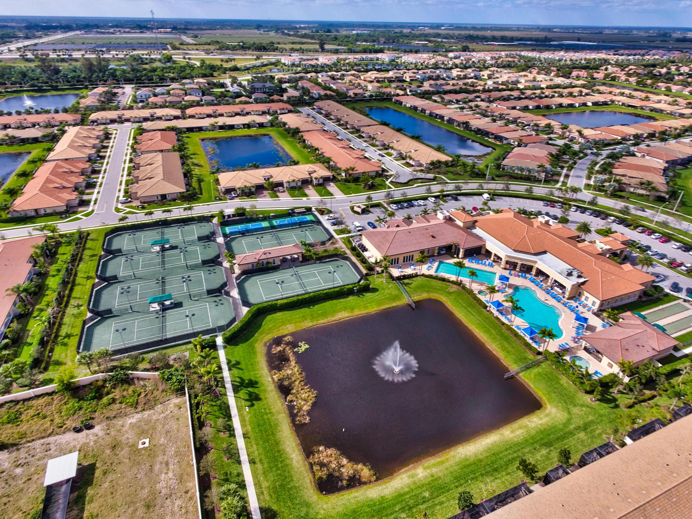VILLAGGIO RESERVE - Residential