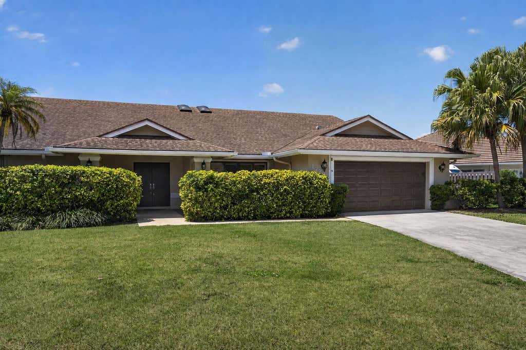 Photo of 1773 WILTSHIRE VILLAGE Drive, Wellington, FL 33414 (MLS # B26053429)