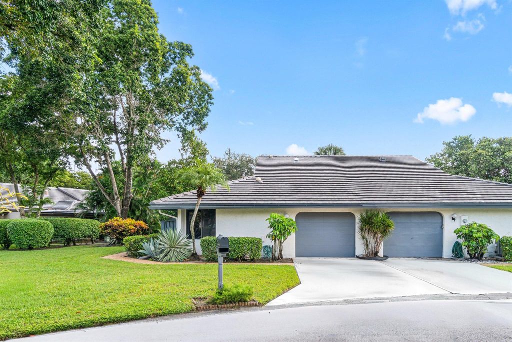 Photo of 10173 Chestwood Road, Boynton Beach, FL 33437 (MLS # R11136071)
