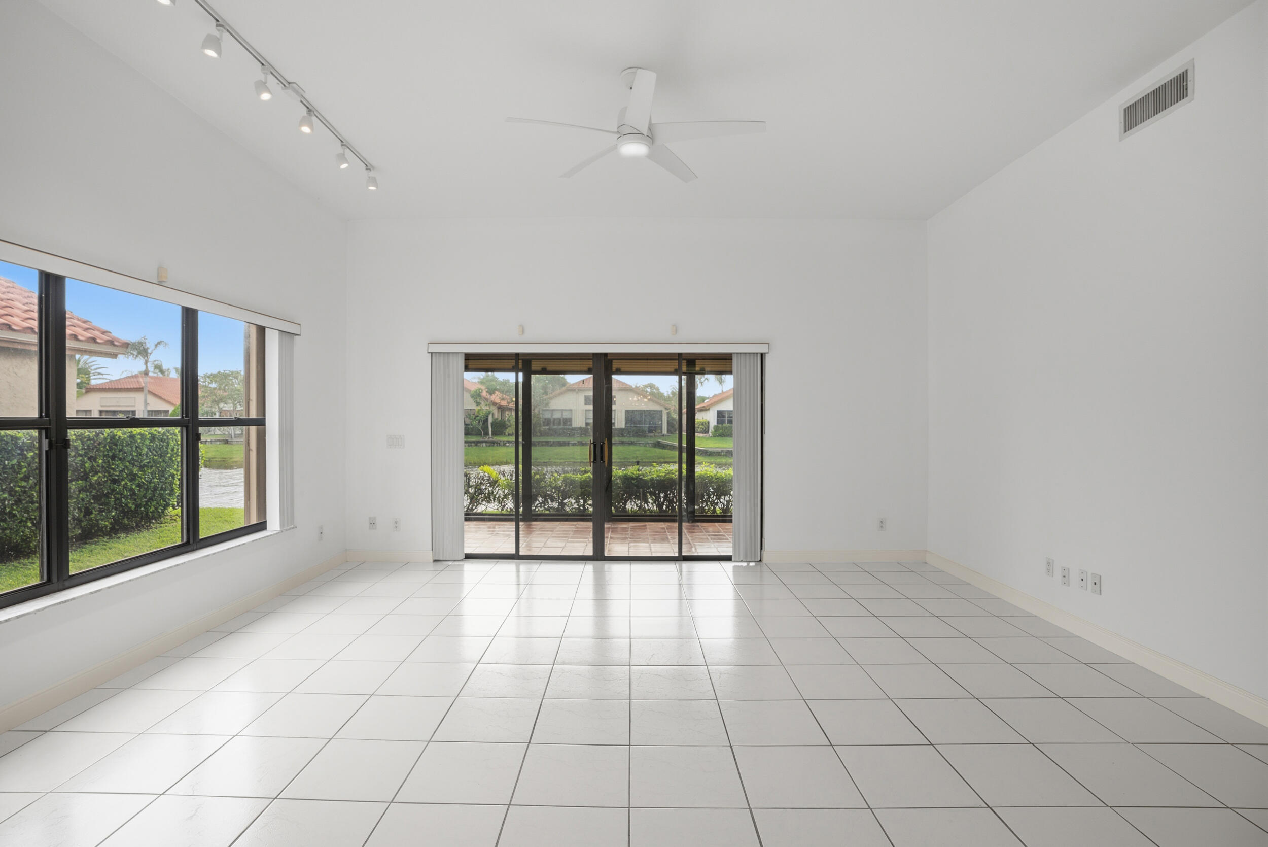 LA MARIPOSA - Residential