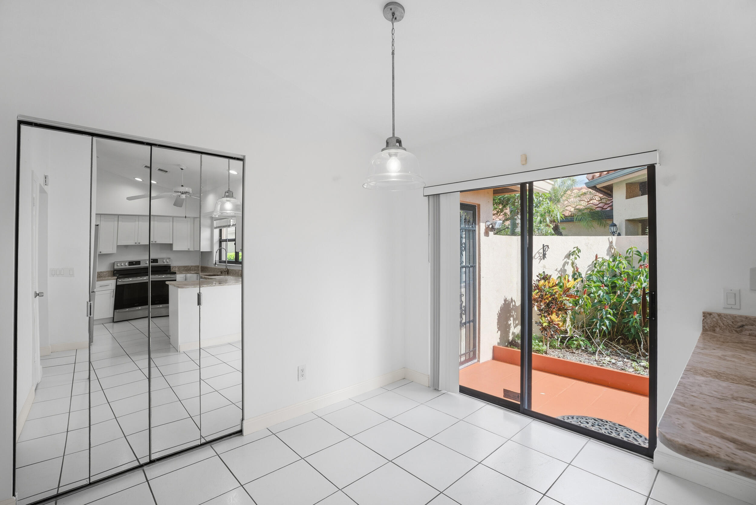 LA MARIPOSA - Residential