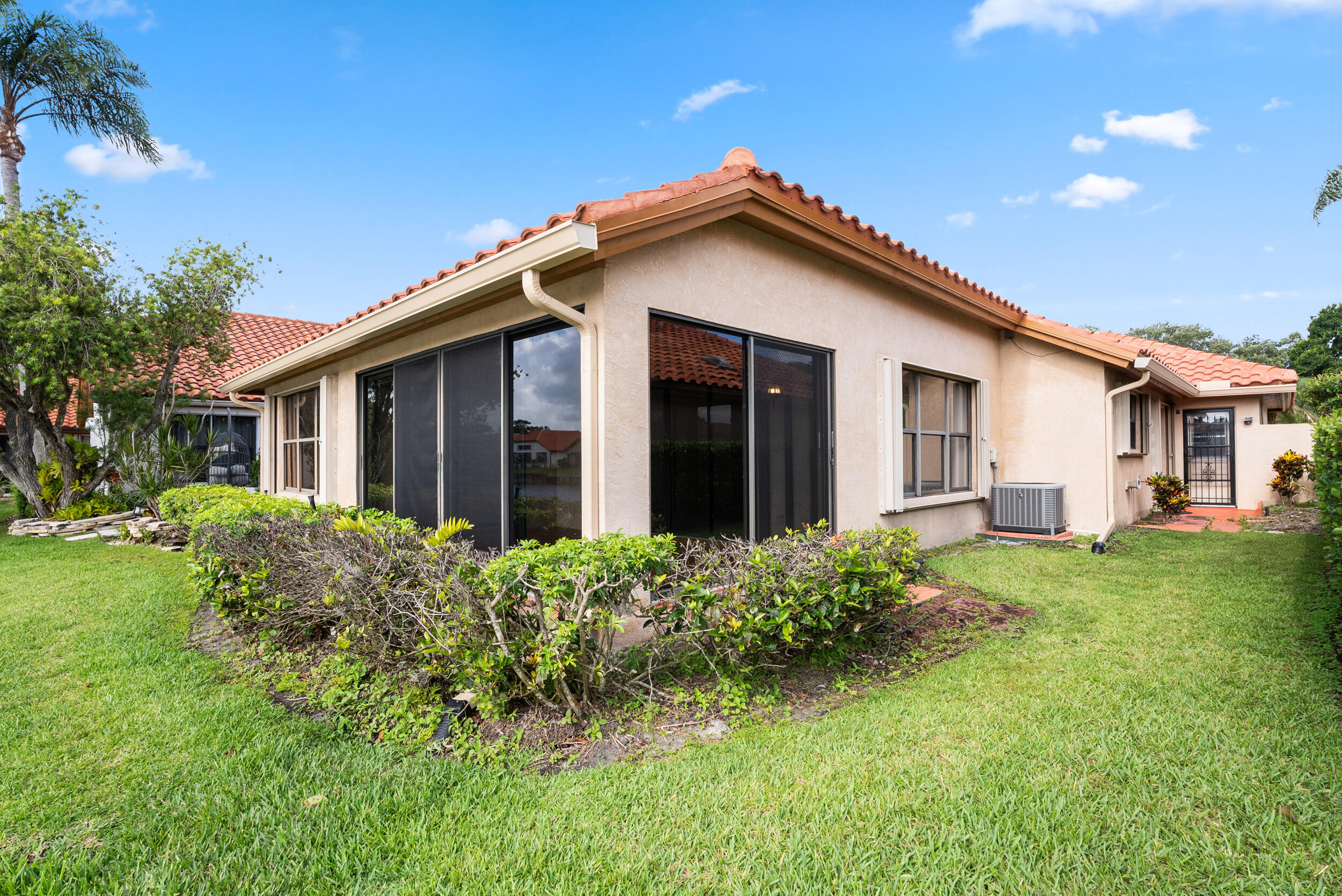 LA MARIPOSA - Residential