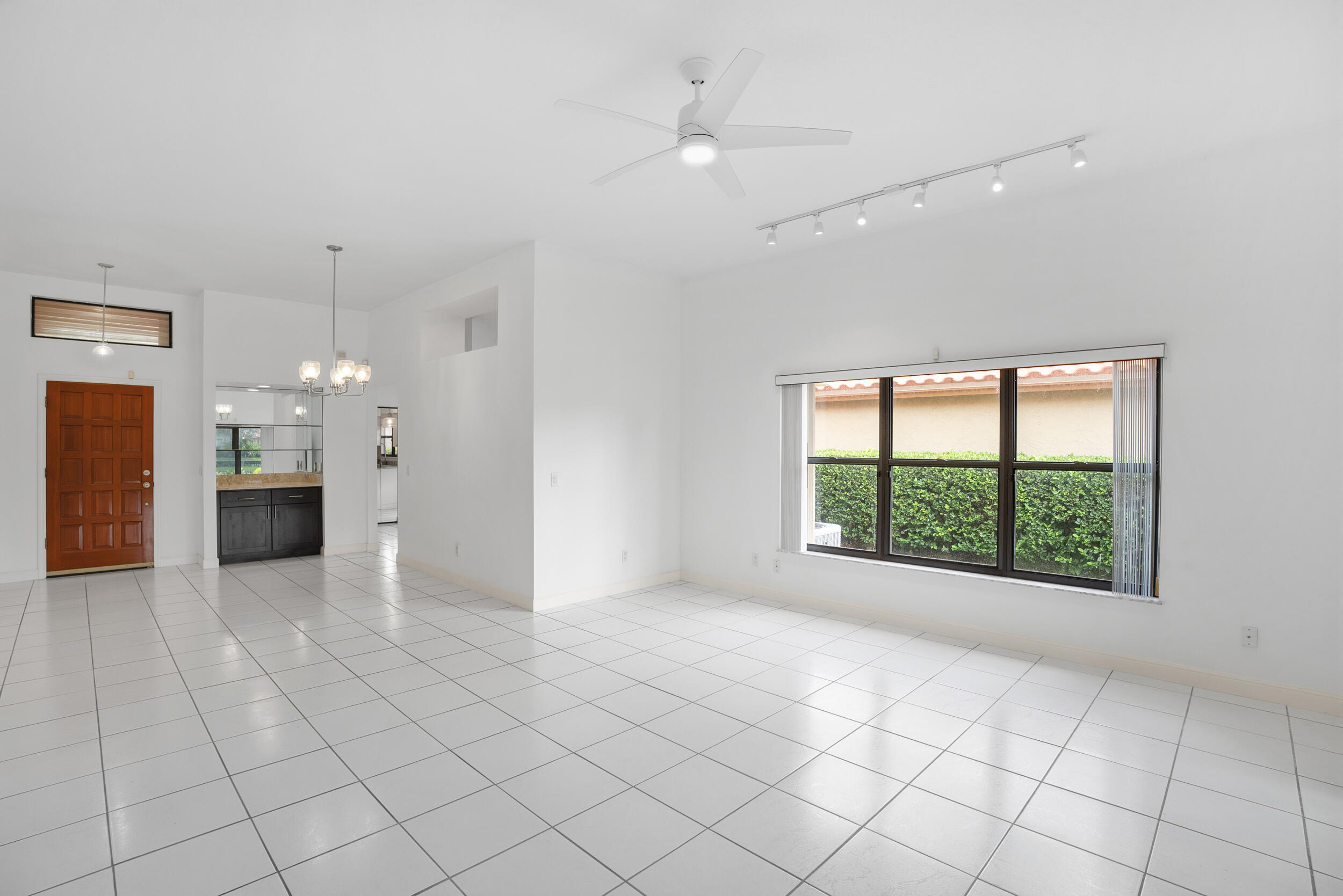 LA MARIPOSA - Residential