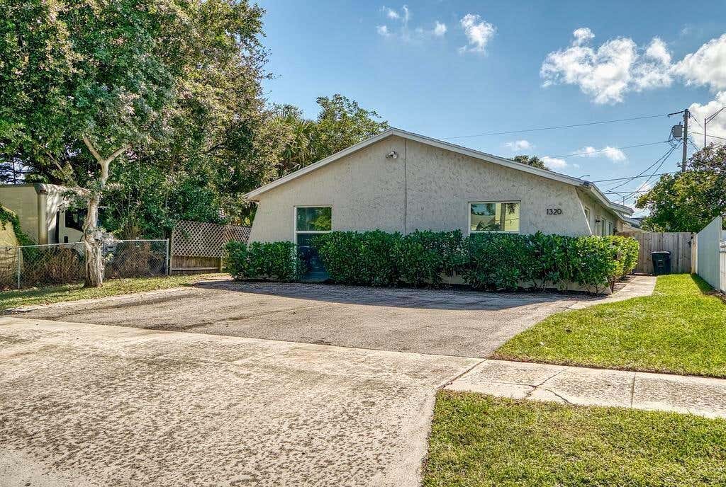 Photo of 1320 Wellington Street #B, West Palm Beach, FL 33401 (MLS # B26060009)