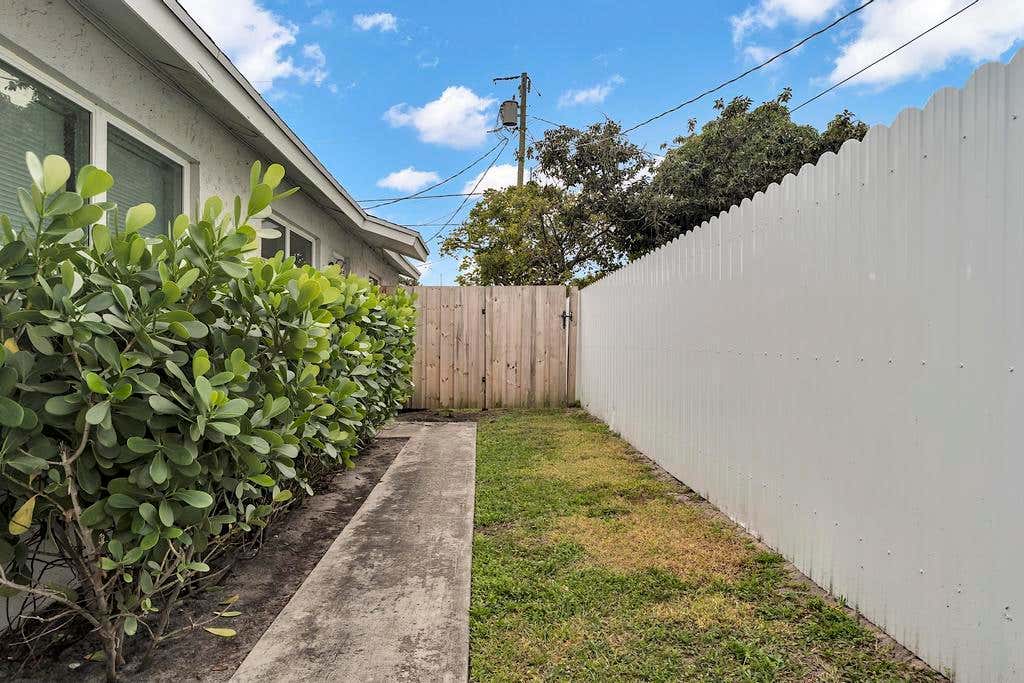 Photo of 1320 Wellington Street #B, West Palm Beach, FL 33401 (MLS # B26060009)