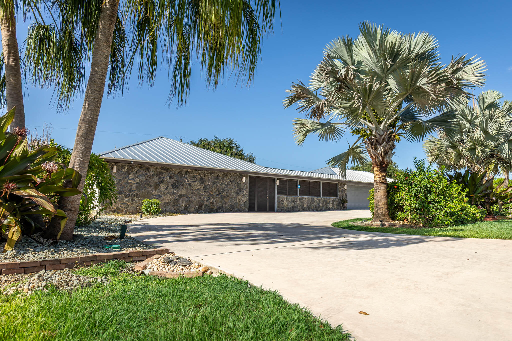 3504 FONTANEDA Avenue