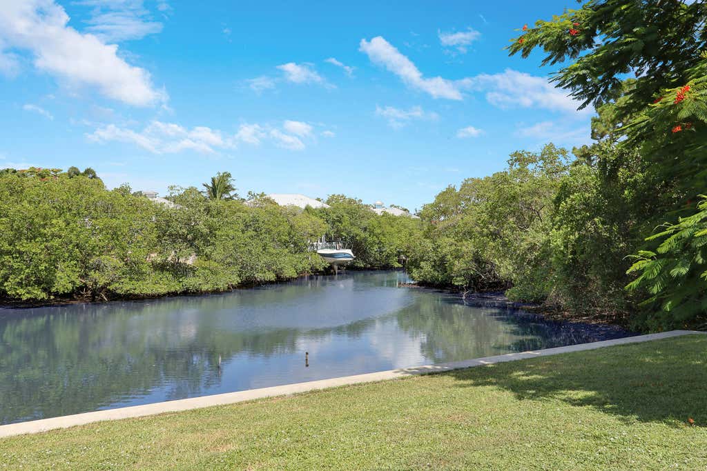 Photo of 1329 Chippewa Street, Jupiter, FL 33458 (MLS # R11112946)