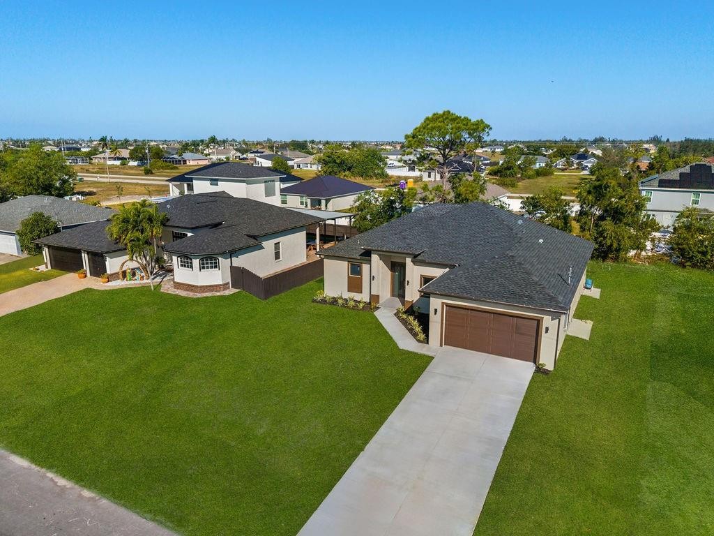 CAPE CORAL - Residential