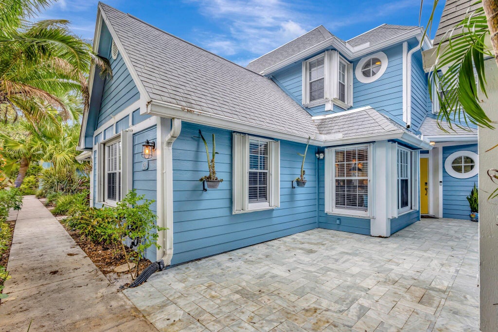 Photo of 120 Ocean Dunes Circle, Jupiter, FL 33477 (MLS # R11089871)