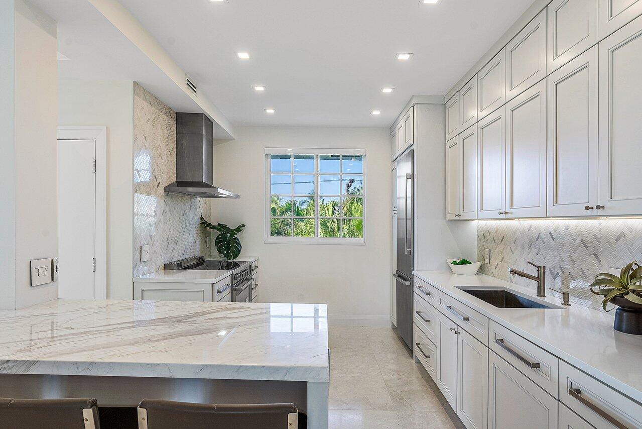 CHALET BY THE OCEAN CONDO - Residential