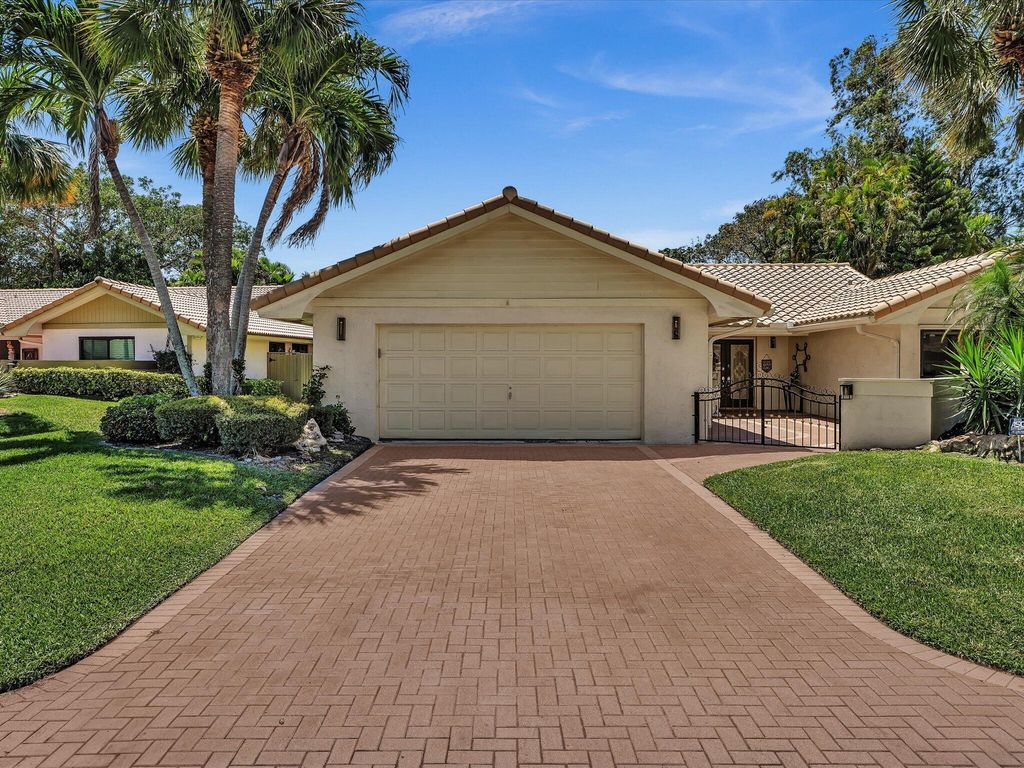 Photo of 6979 Villas Drive W, Boca Raton, FL 33433 (MLS # R11083334)