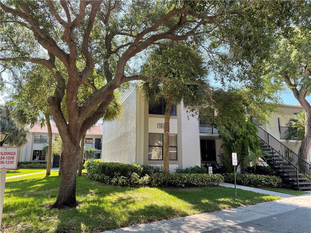 VILLAS AT MEADOW LAKES - Residential