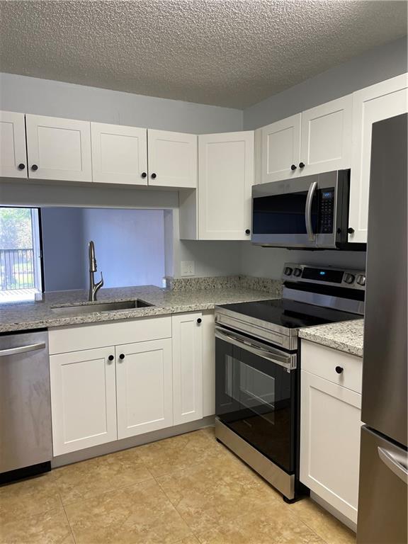 VILLAS AT MEADOW LAKES - Residential