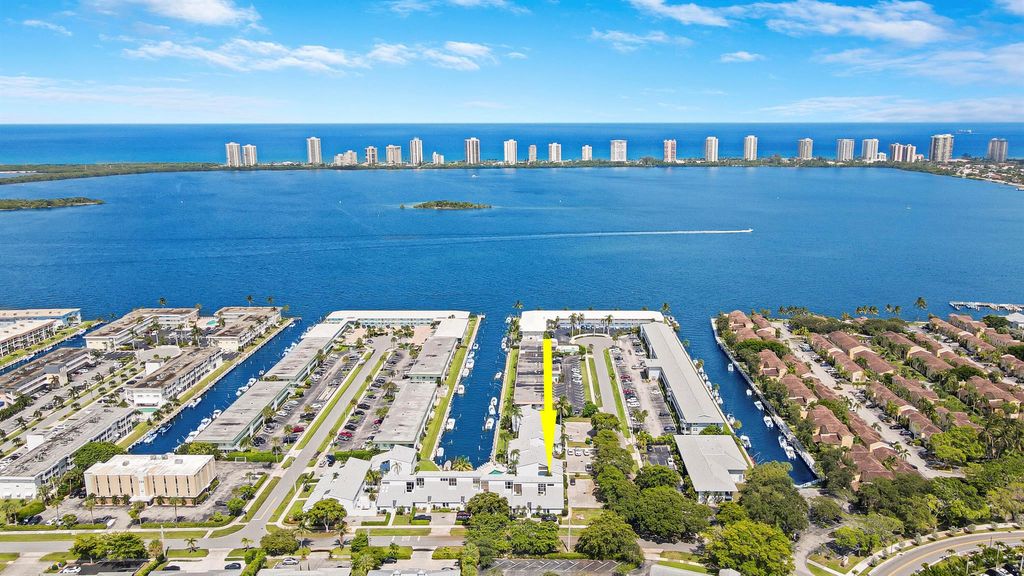 Photo of 118 Castlewood Drive #129, North Palm Beach, FL 33408 (MLS # R10946687)