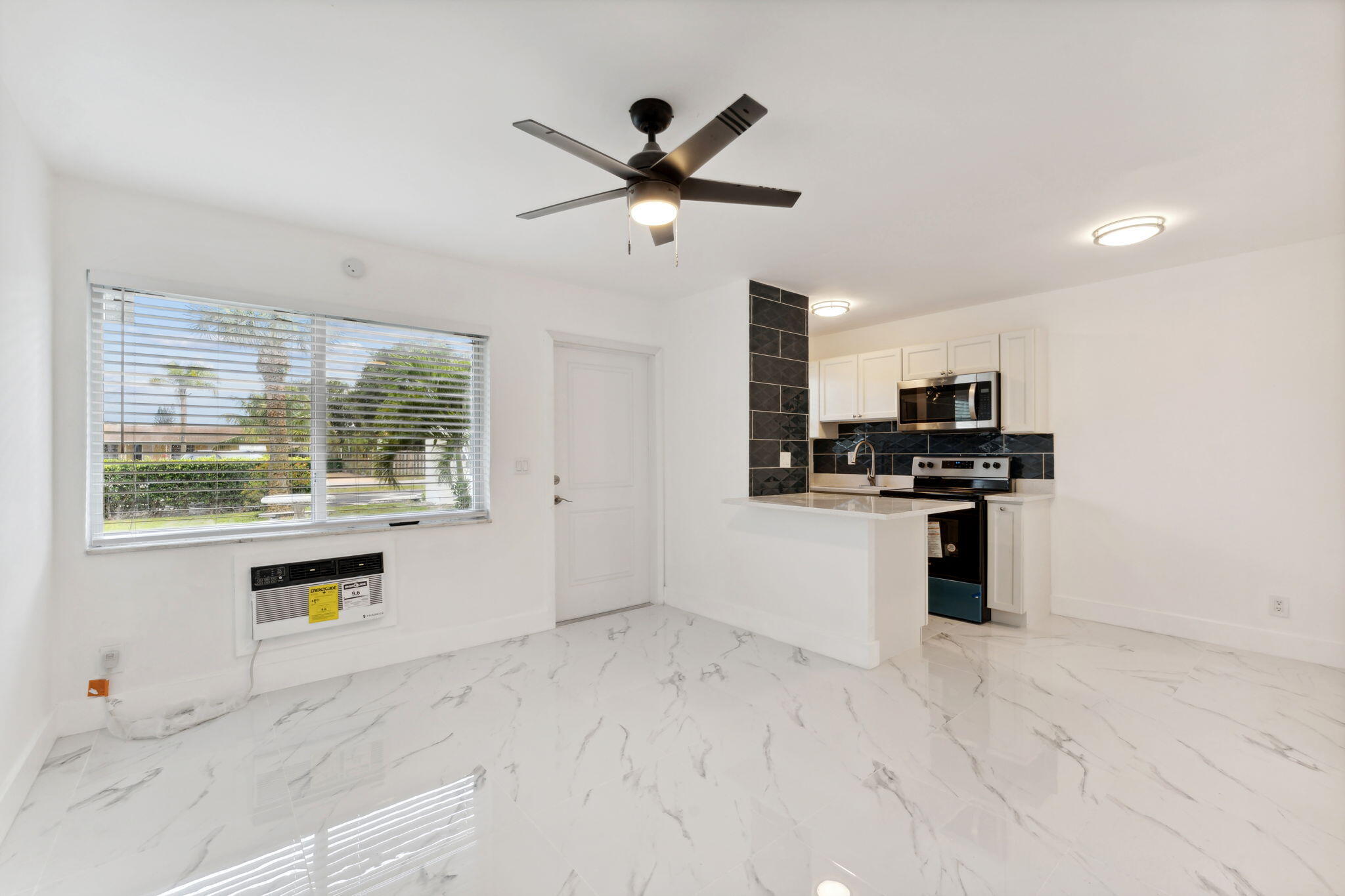 1 Bedroom / 1 Bathroom Apartment. Located in East Lantana, Minutes to the Beach, Restaurants,Old Key Lime House & Shops. Gorgeous Kitchen featuring Stainless Steal Appliances, Beautiful Bathrooms with New, Vanities, & Freshly Painted. Comes With One Parking Spot. Impact Windows throughout the Unit & Brand New AC units. Monthly Extermination Included in rent. Community Laundry Room. No Pets Allowed!
