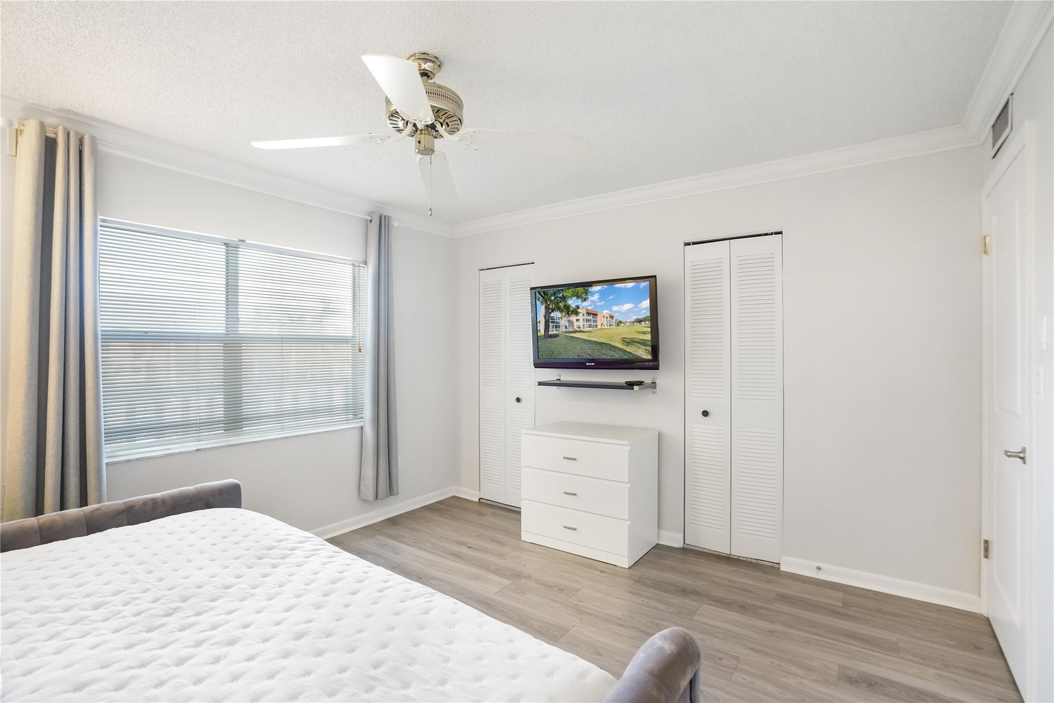 Sunrise Lakes Building 93 - Residential