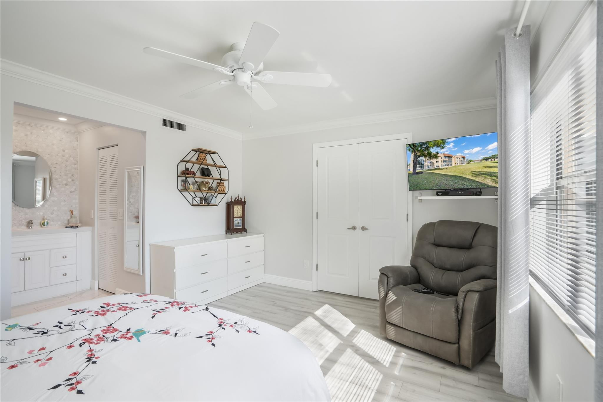 Sunrise Lakes Building 93 - Residential