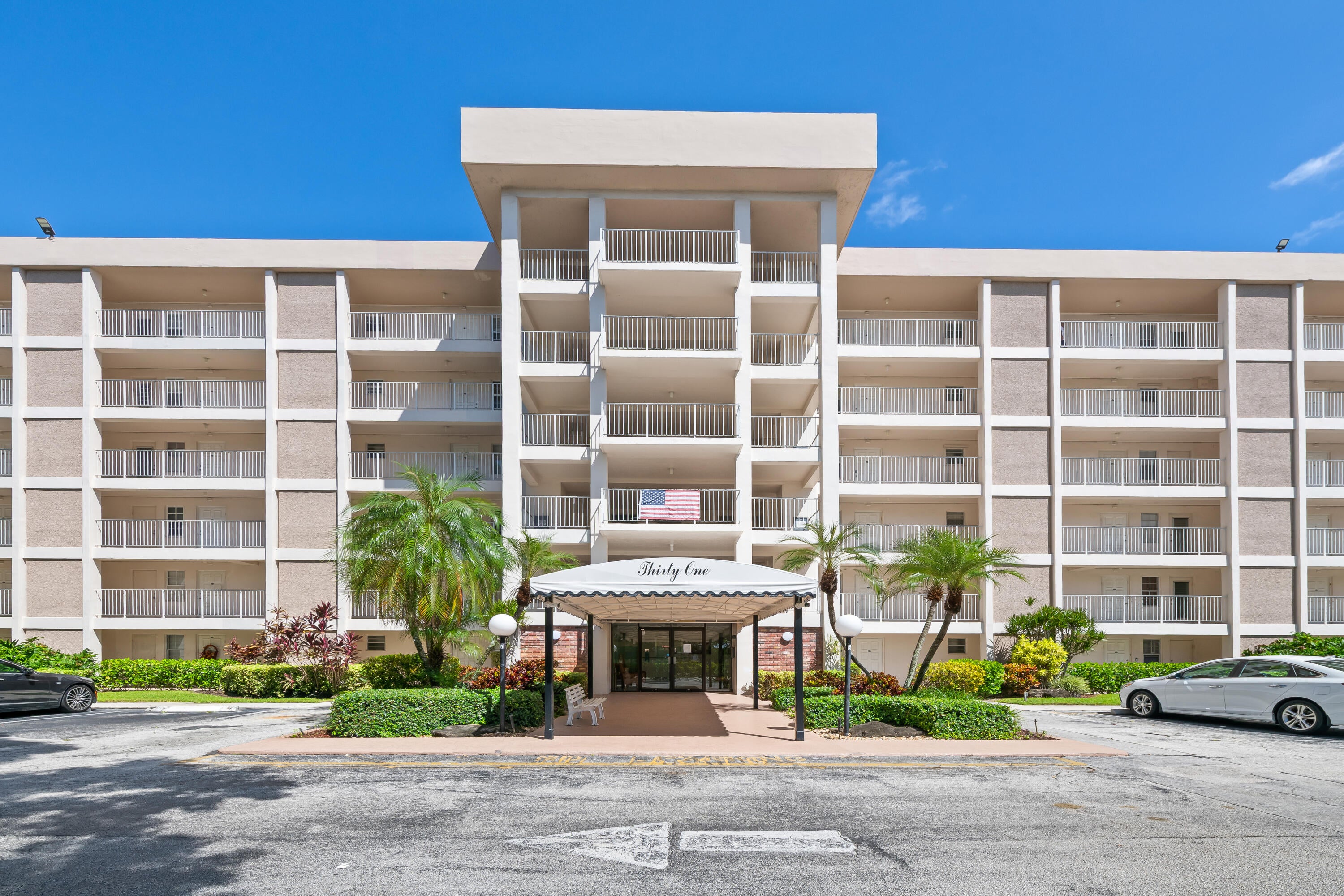 2901 S PALM AIRE Drive 402