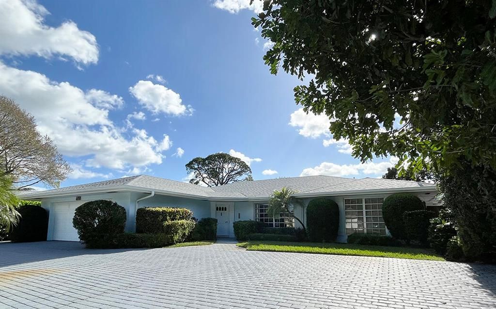 Photo of 200 Fairway E, Tequesta, FL 33469 (MLS # R10771015)