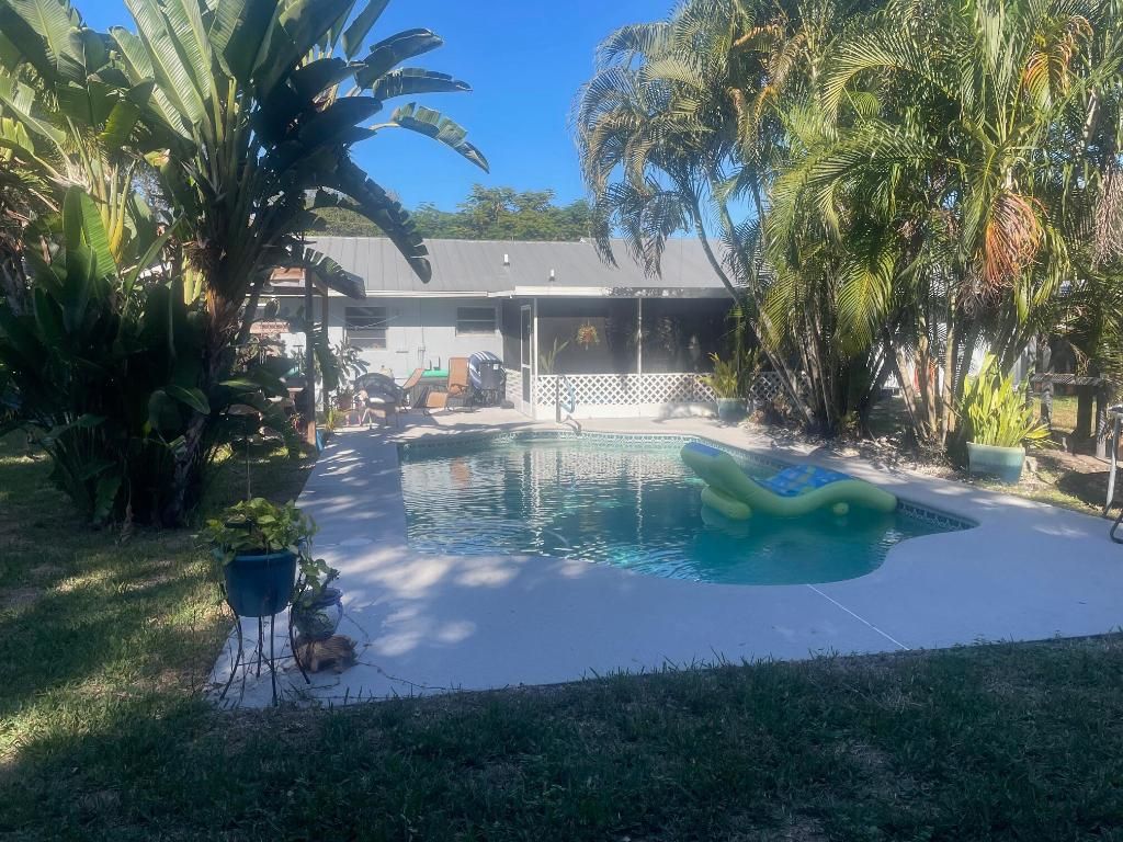 Photo of 1138 SW 33rd Street, Palm City, FL 34990 (MLS # R11149145)