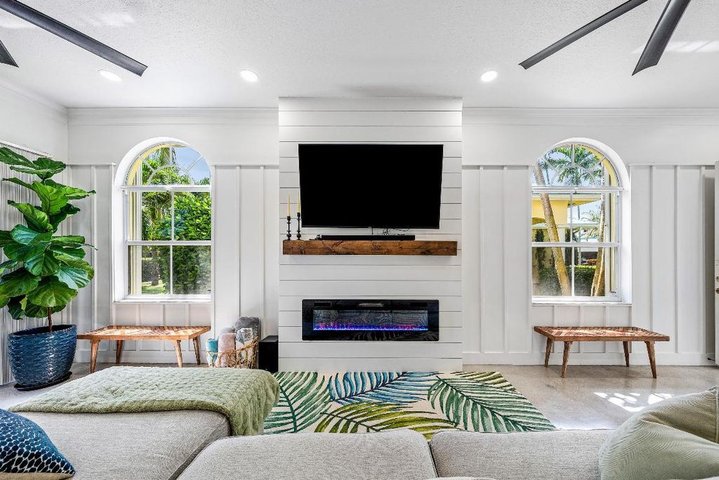 Photo of 160 Barefoot Cove, Hypoluxo, FL 33462 (MLS # R11158289)