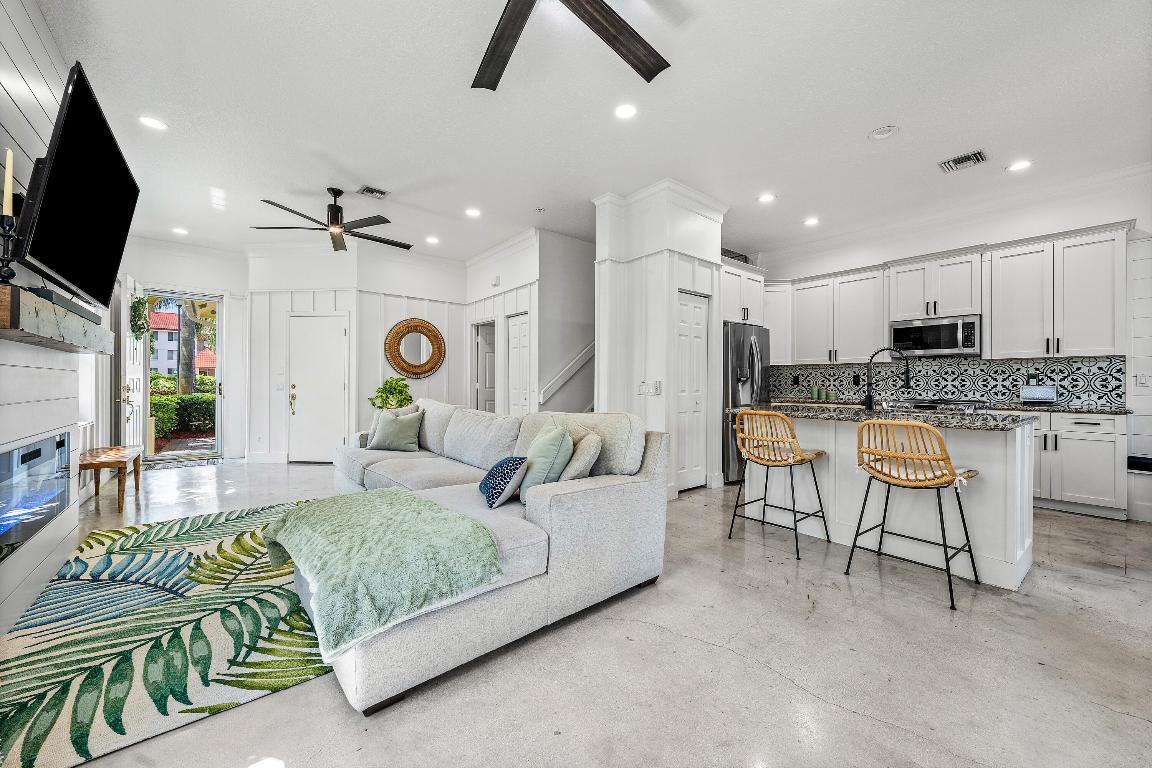 BAREFOOT COVE TOWNHOMES - Residential