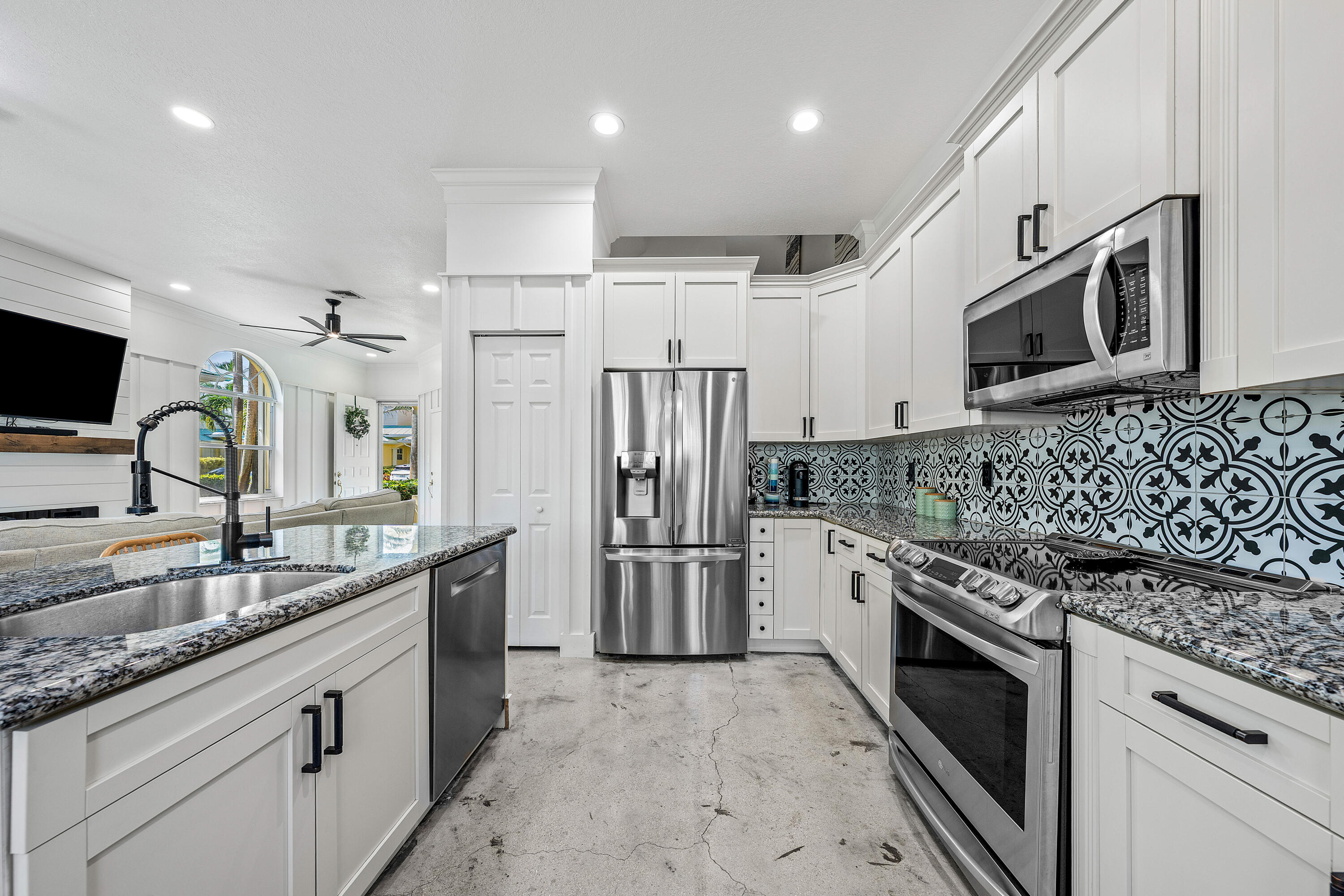 BAREFOOT COVE TOWNHOMES - Residential