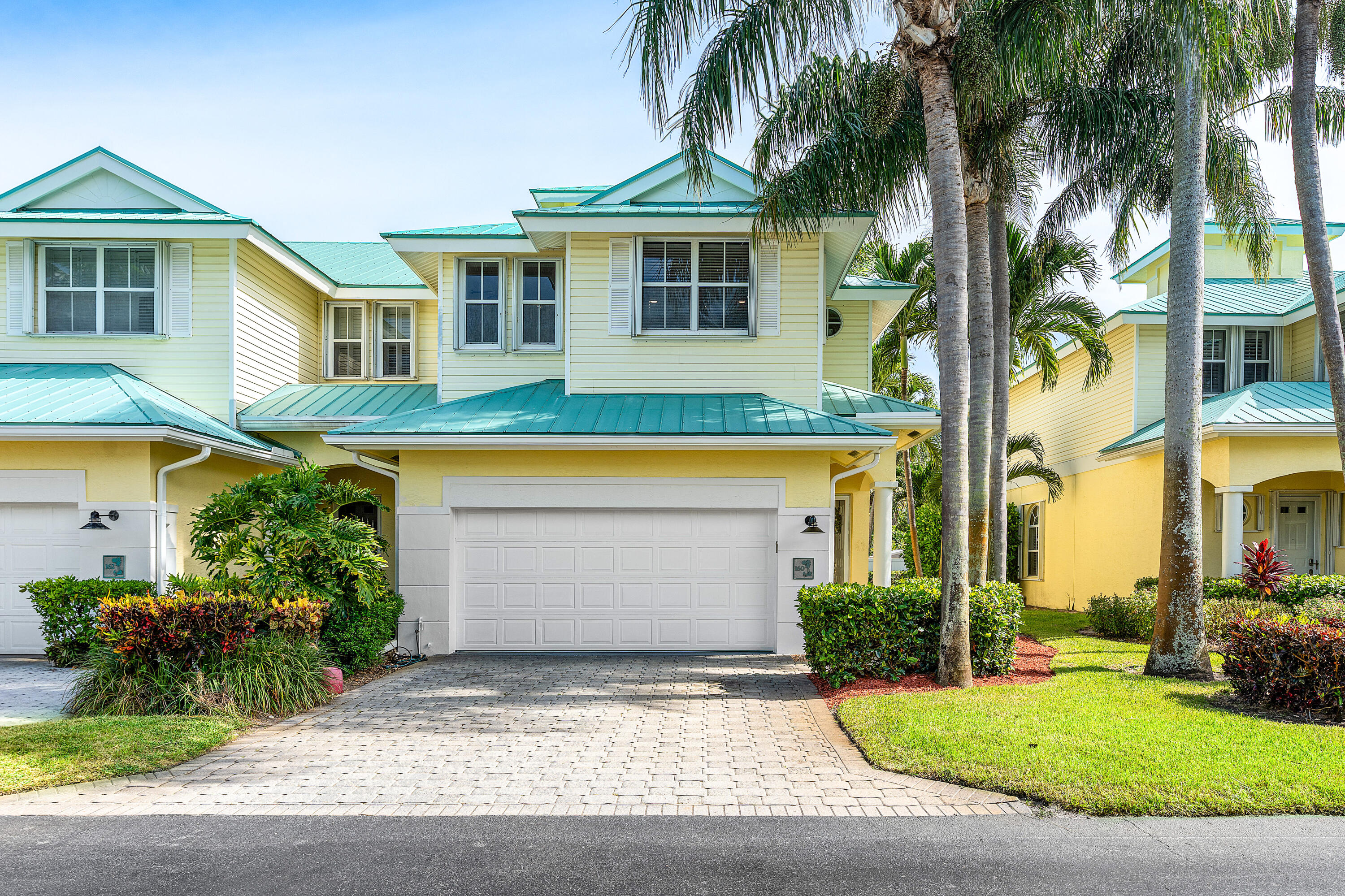 BAREFOOT COVE TOWNHOMES - Residential