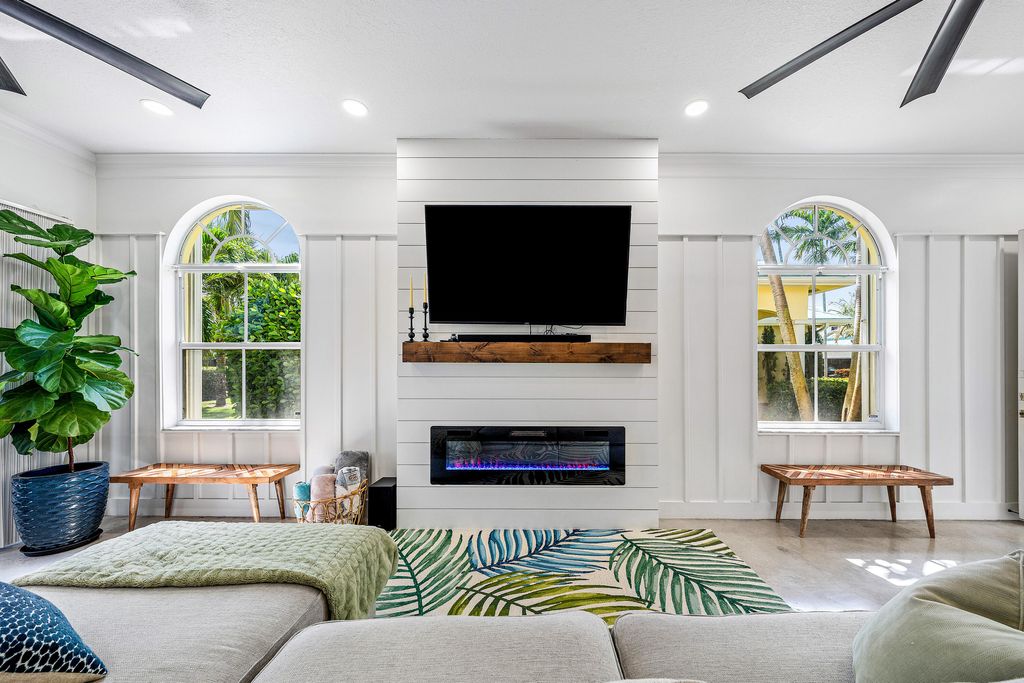 Photo of 160 Barefoot Cove, Hypoluxo, FL 33462 (MLS # R11158289)