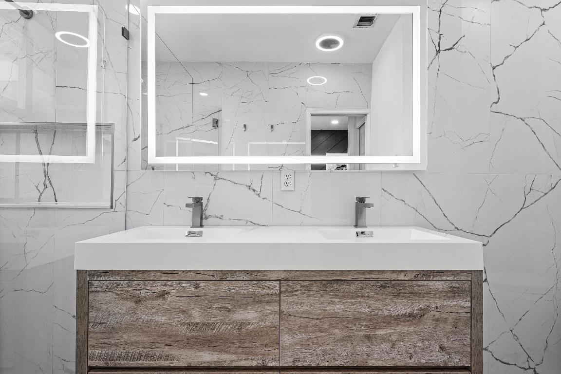 BAREFOOT COVE TOWNHOMES - Residential