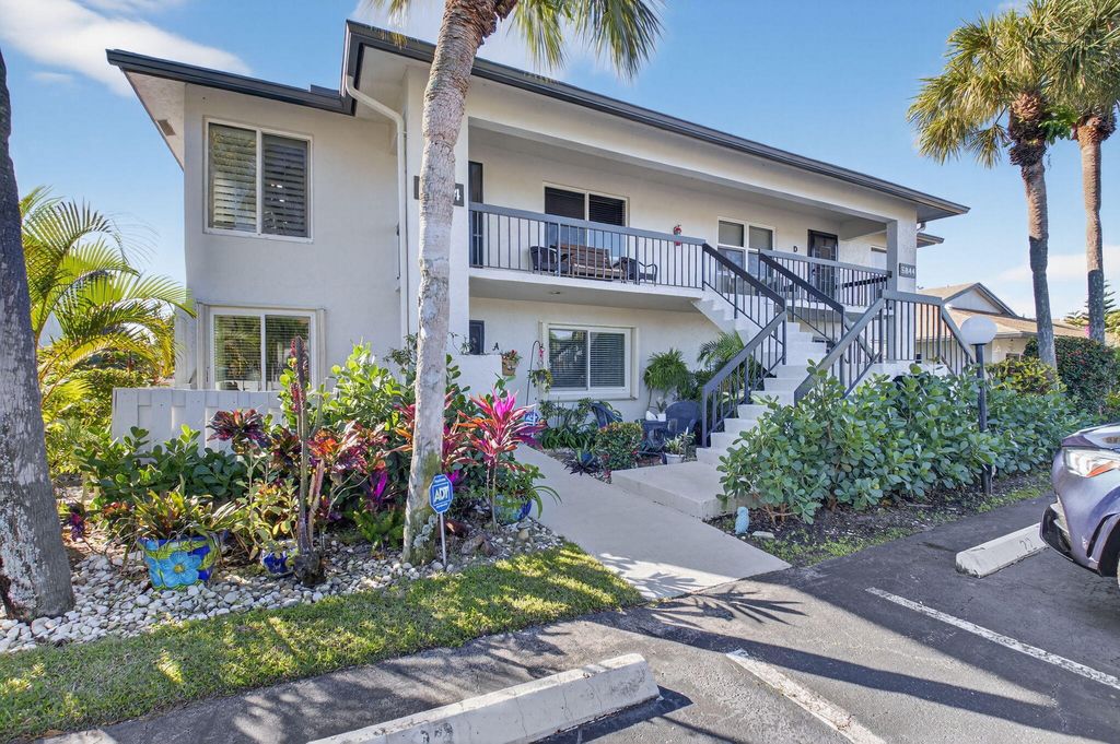 Photo of 5844 Areca Palm Ct., Unit B Ct, Delray Beach, FL 33484 (MLS # R11159478)