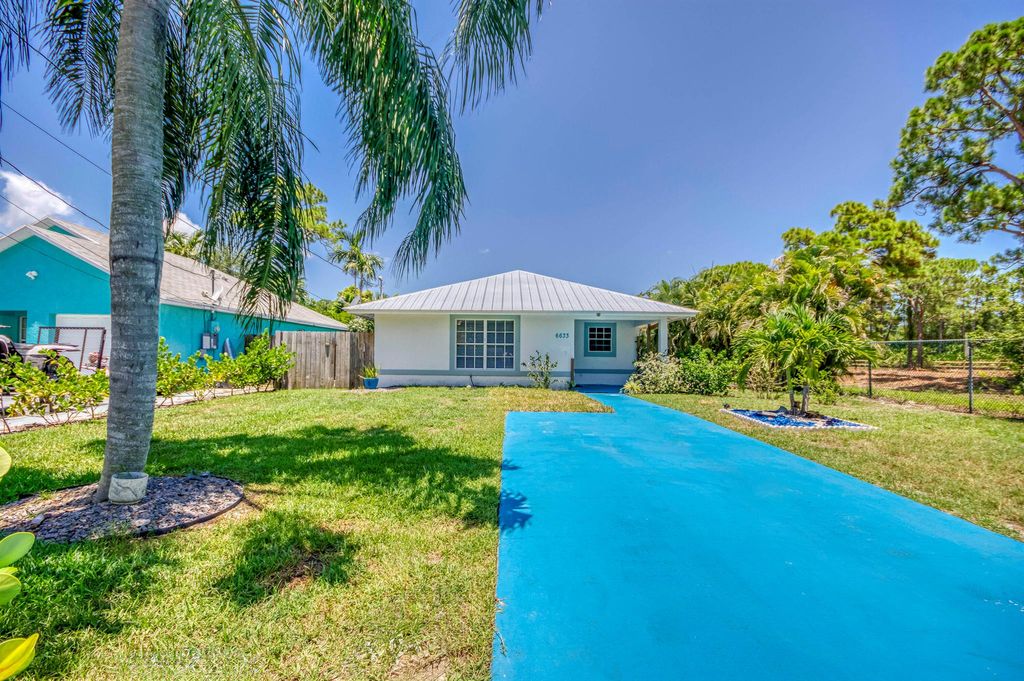 Photo of 6633 4th Street, Jupiter, FL 33458 (MLS # R11109137)