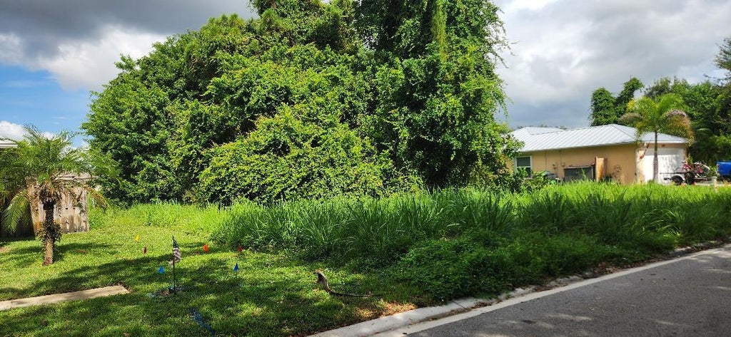 Photo of 8289 SPICEBUSH Terrace, Port Saint Lucie, FL 34952 (MLS # B26062401)