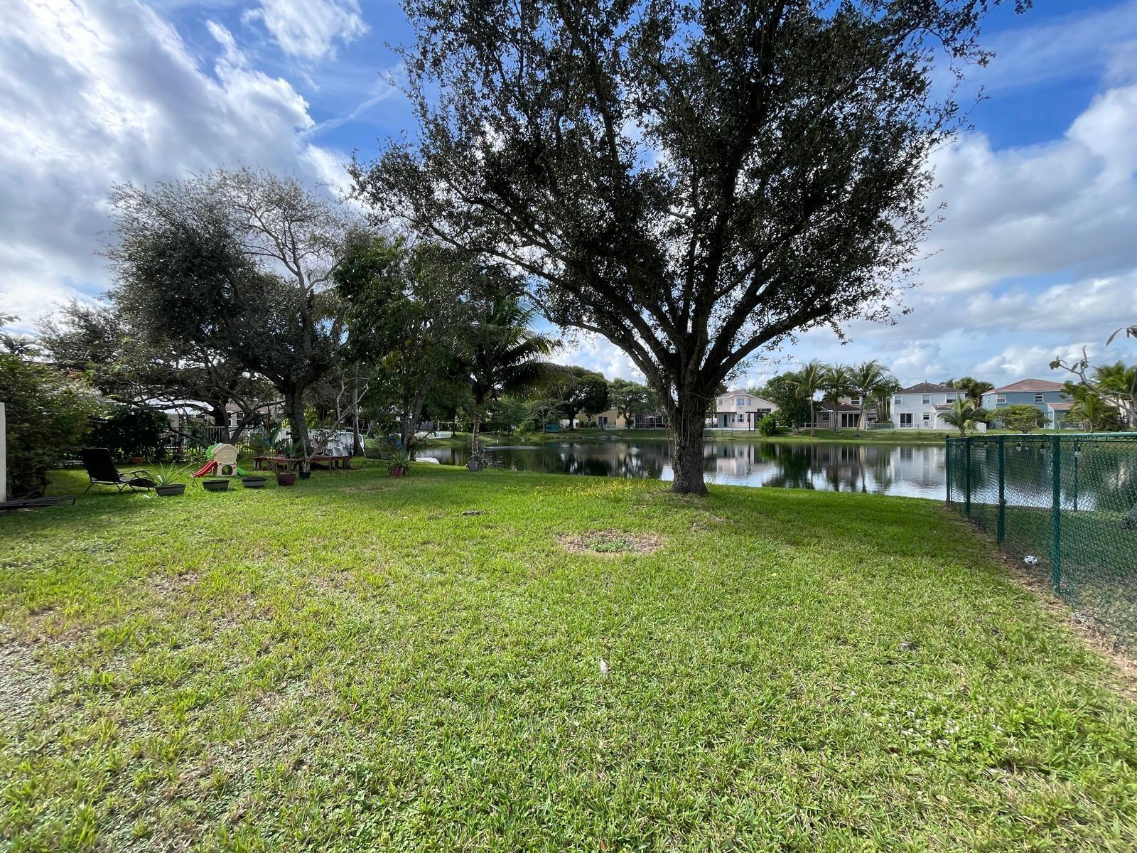 Towngate 156-11 B - Residential