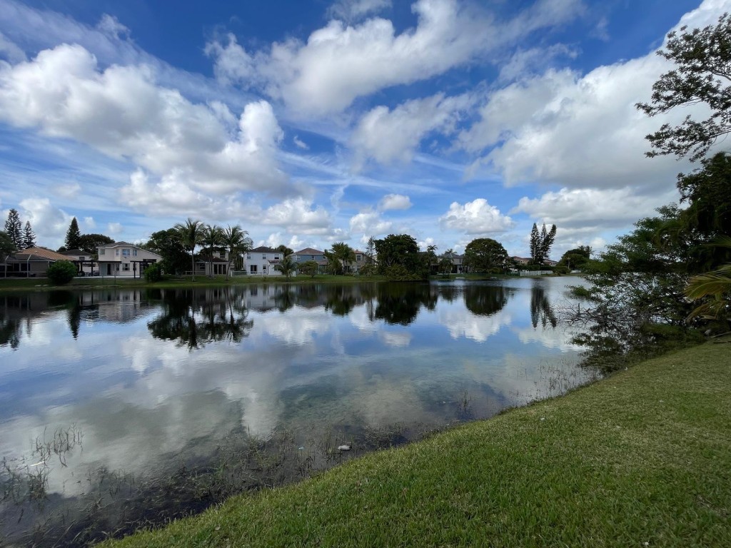 Towngate 156-11 B - Residential